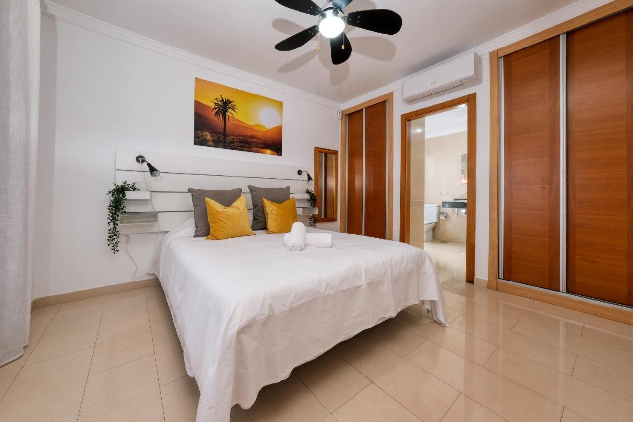 Villa Flavia-Private Pool, Jacuzzi, Sea Views Плая Бланка Екстериор снимка