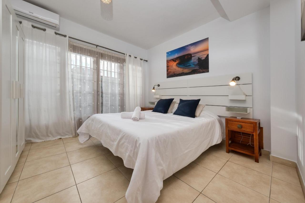 Villa Flavia-Private Pool, Jacuzzi, Sea Views Плая Бланка Екстериор снимка
