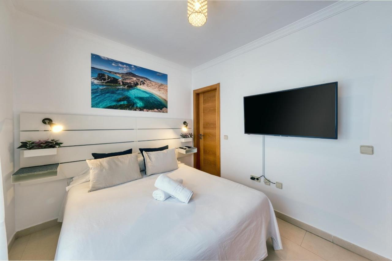 Villa Flavia-Private Pool, Jacuzzi, Sea Views Плая Бланка Екстериор снимка